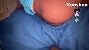 hombre viejo follando con un mu�eco sexual masculino