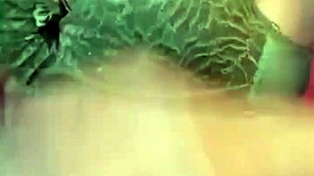 gemendo feito uma cadelinha falando muita putaria gozando gostoso toda meladinha