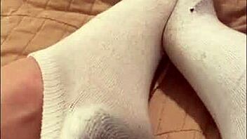 A girl's fetish for dirty socks: A 5-day marathon