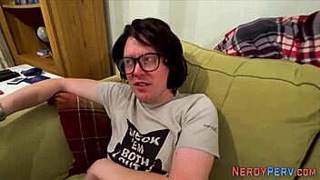 Real Amateur Gets Facialized Tricked First Time Blowjob