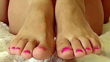 I’m obsessed with fingering my fetish mala dvojka, can’t stop thinking about it every day.