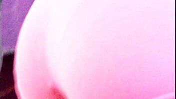 i'm ivon dancin sexy with my big ass