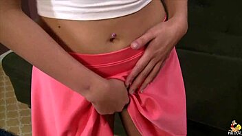 i'm zoey foxx sucking cock for facial