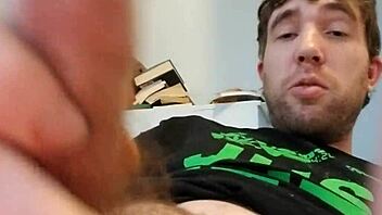 New jizzman masturbates his penis