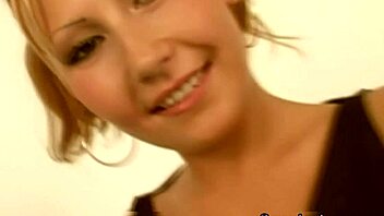 Holka se spekulém, pěstuj si teď svou těsnou kundičku?