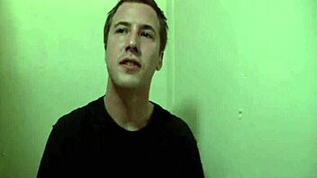 i watch my girl suckin' dude's cock at the club, it's so hot