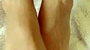 I’m obsessed with fingering my fetish mala dvojka, can’t stop thinking about it every day.