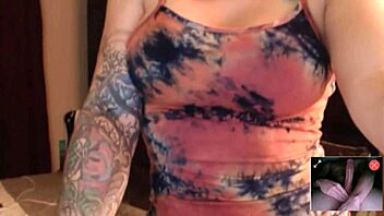 Young camgirls' reactions to a massive penis