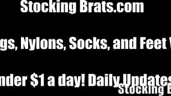 Renee and Monica's foot fetish! 👣