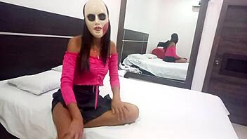 Petite brunette seeks subscribers for free porn and appointments