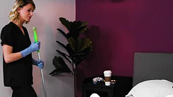 step mother serene siren eats emma hix pussy