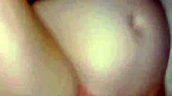 Slut Leg Up Pussy Open for Dinner with Resaboo