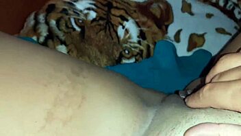 Masturbating to stripper's lesbian dance