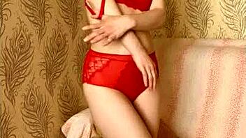 Hairless pussy stripdance and solo play