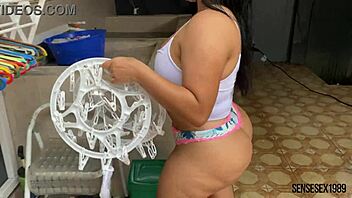 BBW beauty organizes her closet in homemade video