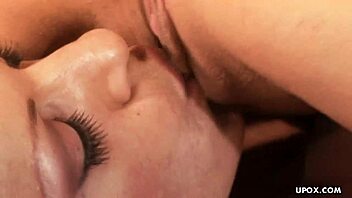 Shannon kelly and michelle avanti try new sex toy