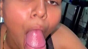 la mejor mamada del mundo estimulando polla hadta expotar de la emocion