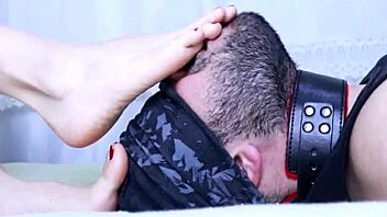 Goddess nulien gets foot worship!