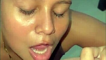 la mejor mamada del mundo estimulando polla hadta expotar de la emocion