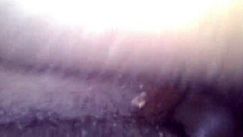 أنا بجن بجنون مع رذاذ قذر أثناء نيك عنيف!