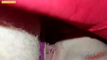 guy can't pay motel, hooks up with two girls in public square