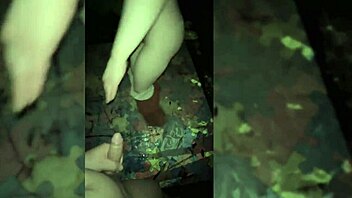 可愛い義従妹が公園でこっそりPOVバック誘惑