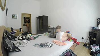 Bored Antonia turns up the heat with sexy feet play