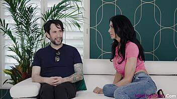 Reagan Foxx makes her cum riding!