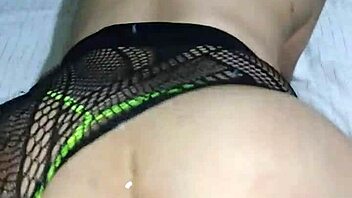 wife gets cum all over her hair, damn! 💦