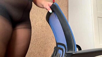 hey, wanna see my fetish in see-through pantyhose with hot chat?