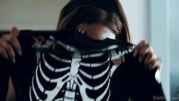 Sexy zombie halloween surprise