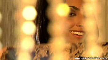 indian dancer exposes all in softcore