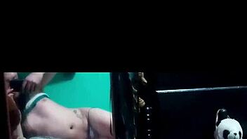 recopilacion de videos de ladyboy natural mostrando el culo y cuerpo