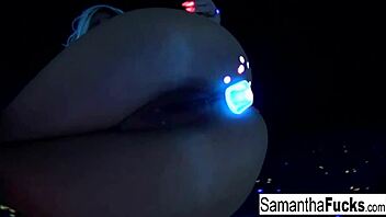 samantha saint rubs her big tits and pussy!