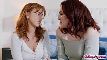 freya parker and lumi ray are squirting and cumming so hard on the bed 😍