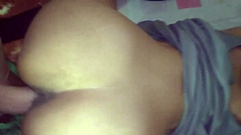 me vengo adentro de mi hermanastra y la grabo 💦