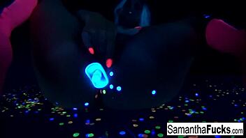 samantha saint rubs her big tits and pussy!