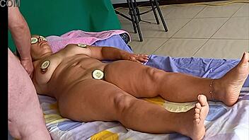 Curvaceous Woman’s Unique Massage Preview Stuns!