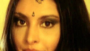 indian dancer exposes all in softcore