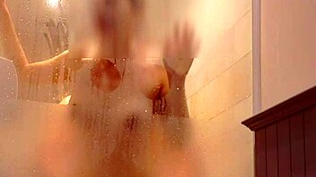 Vợ ẹp bị ịt trong phòng tắm với cumshot cum in mouth fucking.