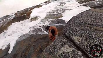 O Instrutor De Parapente Flagrou Ele Comendo O Cu Dela Na Ilha Da Magia