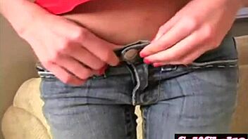 Addison TEASING her perfect butt in TIGHT JEANS on webcam