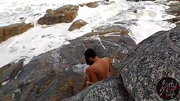 O Instrutor De Parapente Flagrou Ele Comendo O Cu Dela Na Ilha Da Magia