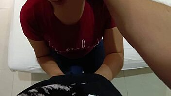 Pov, inviting my boyfriend to suck his dick in my room?