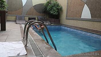 não aguentei o tesão e dei o cuzinho e a bucetinha pro diretor antes da gravação sem camisinha - casal badarox manu fox e rubens badaró vídeo completo no red 💋