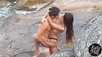 O Instrutor De Parapente Flagrou Ele Comendo O Cu Dela Na Ilha Da Magia