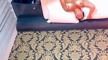 Arimandraka Mamando E Brincado Com Seus Dildos