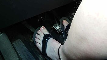 Driving barefoot in flip flops?