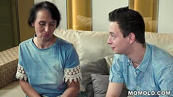 Никки Натц жестко долбит дикую волосатую киску сисси