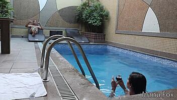 não aguentei o tesão e dei o cuzinho e a bucetinha pro diretor antes da gravação sem camisinha - casal badarox manu fox e rubens badaró vídeo completo no red 💋